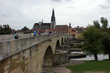 Steinerne Brücke in Regensburg Bayern